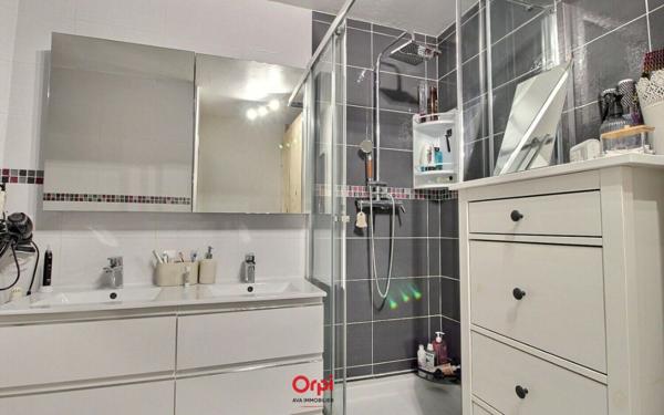 Appartement à vendre    4 pièces • 78,03 m2 Marseille 10