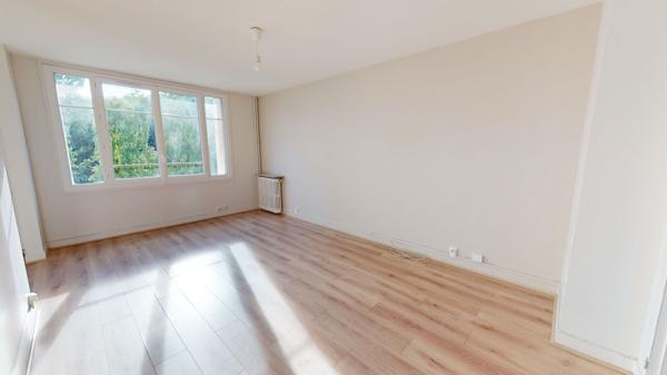 419 (Appartement A louer) : Appartement BOUGIVAL 4 pièce(s) 72,15m2 - 1 452.42 € CC