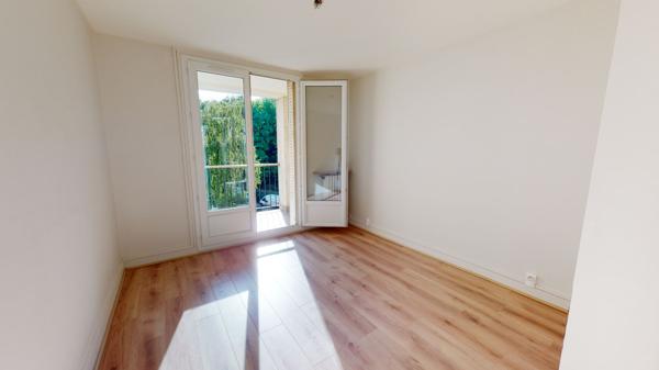 419 (Appartement A louer) : Appartement BOUGIVAL 4 pièce(s) 72,15m2 - 1 452.42 € CC