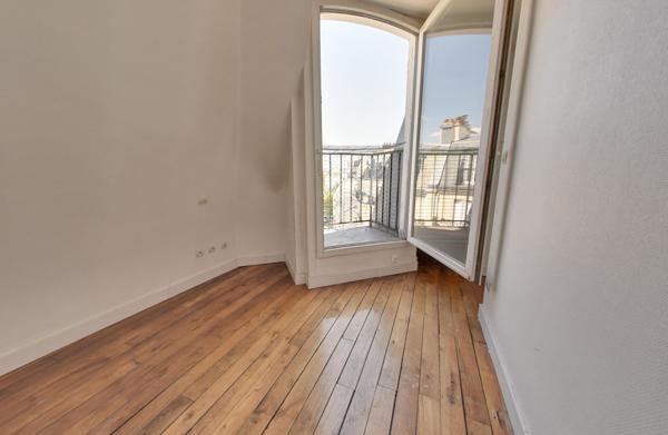 Appartement Paris 1 pièce(s) 30.33 m2