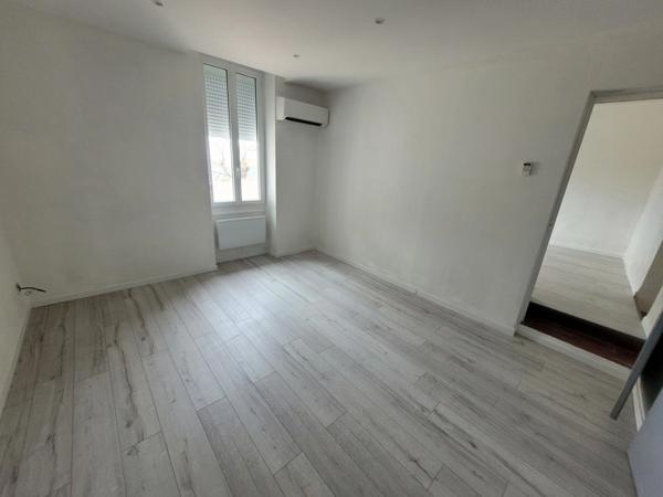 Local/bureau à vendre ALES (30) local professionnel entierement renové bureau / cabinet médical ou para-médicale 86m² environ au RDC