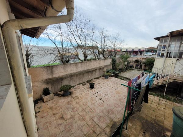 Local/bureau à vendre ALES (30) local professionnel entierement renové bureau / cabinet médical ou para-médicale 86m² environ au RDC