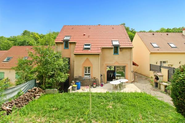 Maison individuelle de 124 m² - 6 pièces - Quartier Le Village à Jouy-le-Moutier (95280)