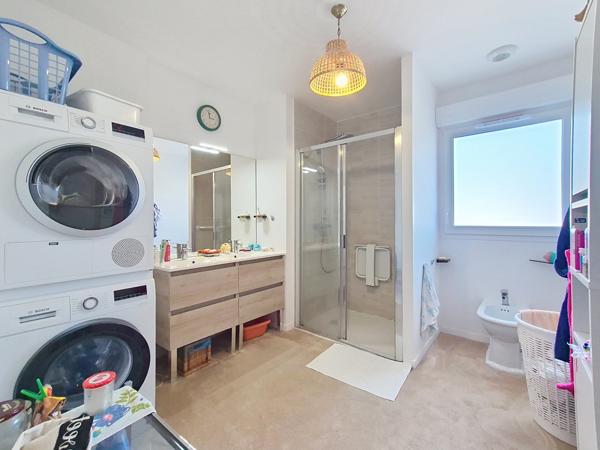 Appartement-toit d'exception : 88 m² de plain-pied, terrasse 85 m², esprit maison
