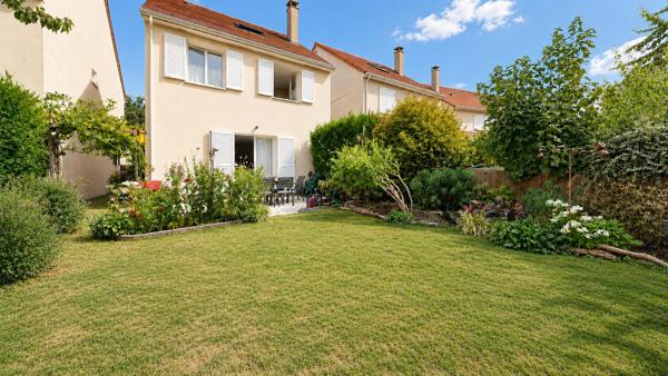 EXCLUSIVITE VAURÉAL DOMAINE DE WINDSOR ! Maison individuelle familiale, lumineuse et au calme de 5 chambres