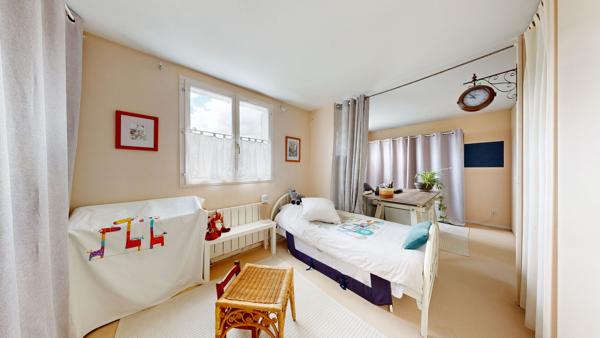 EXCLUSIVITE VAURÉAL DOMAINE DE WINDSOR ! Maison individuelle familiale, lumineuse et au calme de 5 chambres