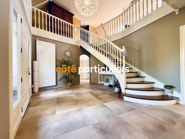 Vente Maison214 m² - 7 Pièces - AGNEAUX (50180)