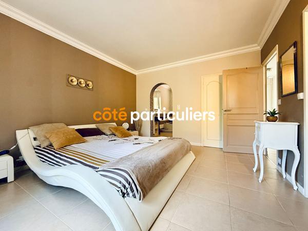 Vente Maison214 m² - 7 Pièces - AGNEAUX (50180)