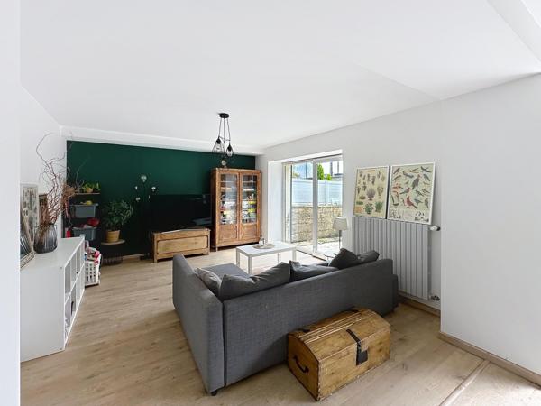 Maison - 7 pièces - 227m²