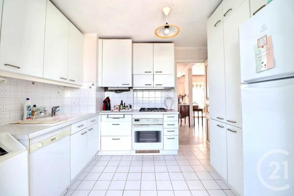 Appartement F3 Bis à vendre  4 pièces - 85,99 m2 ST RAPHAEL - 83