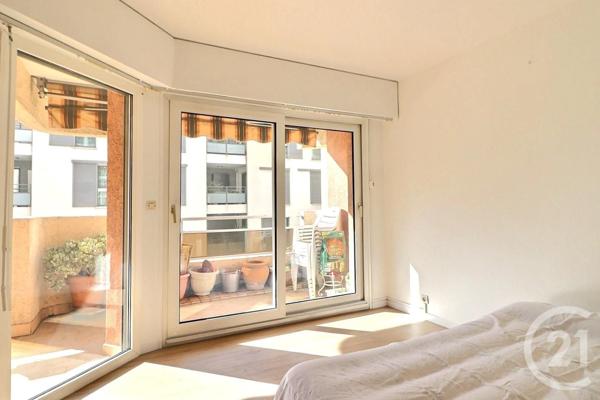 Appartement F3 Bis à vendre  4 pièces - 85,99 m2 ST RAPHAEL - 83