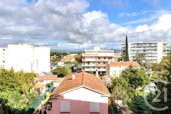 Appartement F3 Bis à vendre  4 pièces - 85,99 m2 ST RAPHAEL - 83