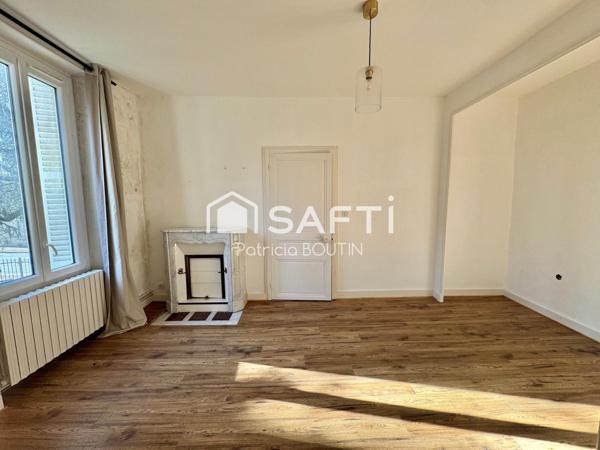 MAISON DE MAITRE AVEC GARAGE A COULONGES SUR L'AUTIZE !