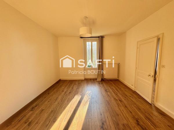 MAISON DE MAITRE AVEC GARAGE A COULONGES SUR L'AUTIZE !