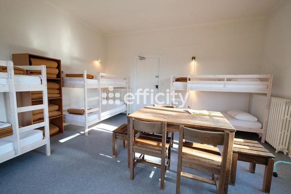 Local Commercial 42 pièces - 600 m²