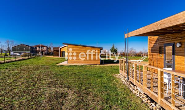 Local Commercial 42 pièces - 600 m²