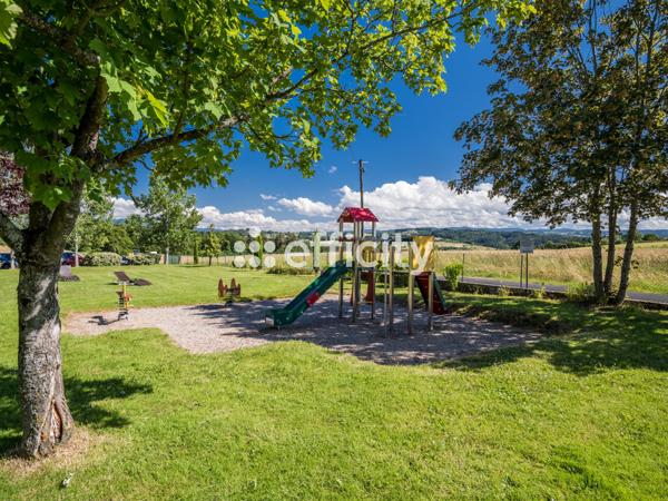 Local Commercial 42 pièces - 600 m²