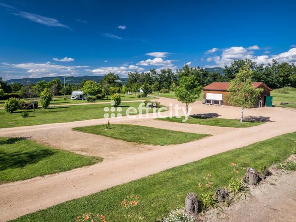 Local Commercial 42 pièces - 600 m²