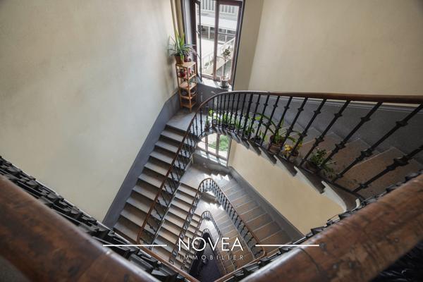 GRAND STUDIO DERNIER ETAGE – LYON 7