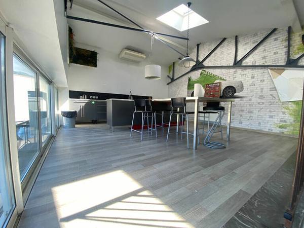 Opportunité unique à La Ravoire - Local de 450 m² idéalement situé