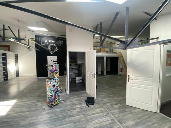 Opportunité unique à La Ravoire - Local de 450 m² idéalement situé