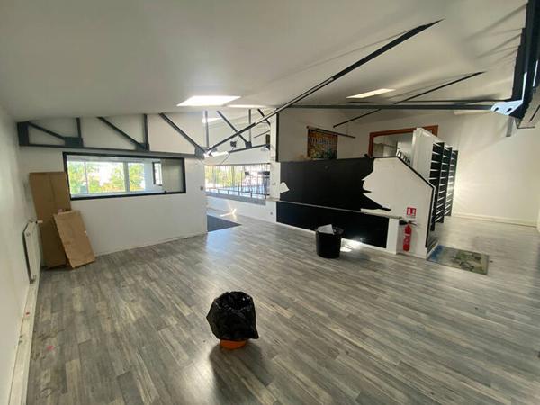 Opportunité unique à La Ravoire - Local de 450 m² idéalement situé