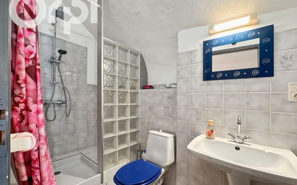 Appartement à vendre    2 pièces • 65 m2 Aubenas