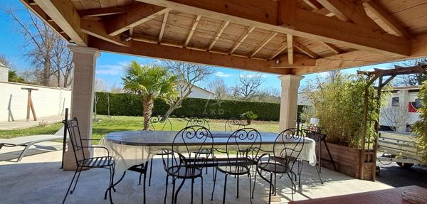 Maison sur sous sol semi enterré