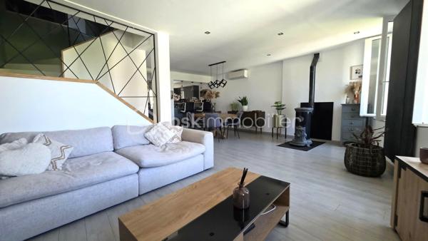 🏡 BSK IMMOBILIER – VALÉRIE BARBIERI vous propose à la vente cette magnifique maison de village entièrement rénovée ! 🏡

✨ Le charme de l'ancien allié au confort moderne ✨

Au cœur d'un village provençal plein de caractère, découvrez cette superbe maison de village entièrement rénovée avec goût, offrant de beaux volumes, une grande terrasse et des prestations recherchées.
Élevée sur plusieurs niveaux, cette maison clé en main séduira les amateurs d'authenticité à la recherche d'un bien sans travaux, idéal en résidence principale, secondaire ou pour un investissement locatif de qualité.

Une distribution fonctionnelle et agréable :
🔹 Rez-de-chaussée
Une entrée accueillante, un grand garage ainsi qu'un vaste atelier offrant de nombreuses possibilités de rangement, de stockage ou d'aménagement.

🔹 1er étage
Une belle pièce de vie lumineuse comprenant un salon et une salle à manger ouverts sur une cuisine moderne entièrement aménagée et équipée. Cet espace convivial donne accès à une grande terrasse, véritable prolongement de la maison pour profiter des beaux jours en toute intimité.

🔹 2ème étage
Deux chambres confortables ainsi qu'une salle d'eau moderne et fonctionnelle. Une salle de bain, un dressing.

🔹 Dernier niveau
Des combles aménagés offrant une pièce supplémentaire pouvant accueillir selon vos besoins un bureau, une chambre d'appoint, un espace détente, une salle de jeux ou un atelier créatif.

Les points forts de cette maison :

💛 Maison entièrement rénovée – aucun travaux à prévoir
💛 Grande terrasse, un véritable atout rare pour une maison de village
💛 Grand garage et atelier
💛 Beaux volumes et excellente optimisation des espaces
💛 Charme et authenticité préservés
💛 Bien clé en main
💛 Faibles contraintes d'entretien
💛 Idéal résidence principale, secondaire ou investissement locatif

📍 Située dans un environnement agréable, à proximité des commodités et de la vie du village, cette maison offre un cadre de vie chaleureux et authentique au cœur de la Provence.

✨ Un bien rare sur le marché qui saura séduire les amateurs de caractère et de confort.

📞 Contactez-moi dès maintenant pour organiser une visite et découvrir tout le potentiel de cette charmante maison.
Visites possibles 7 jours sur 7, week-ends et jours fériés inclus sur rendez-vous.