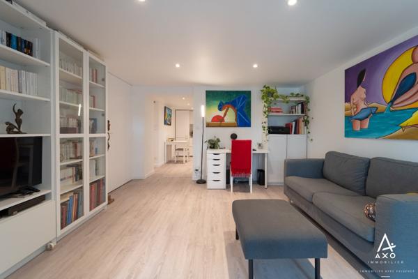 Maison d'architecte familiale avec pisine, un T2 et un terrain arboré