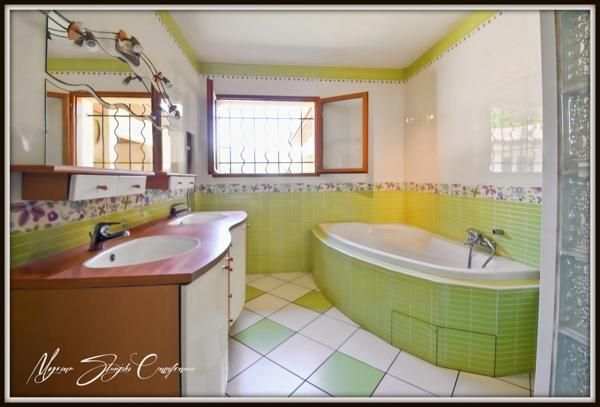 Maison à vendre 5 pièces SOUSTONS (40)  150 m² de plain-pied, au calme.