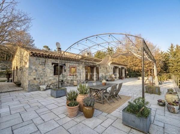 Villa provençale de plain-pied avec piscine sur 5 000 m² – Secteur Forêt, proche Lac de Saint-Cassien