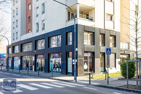 Local commercial à vendre 132.1m²