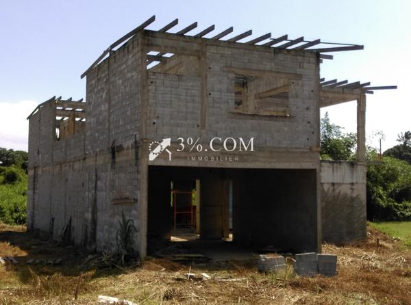 MAISON DE TYPE F5 EN R+1 DE 260 M2 AU SOL SUR LA ROUTE DES PLAGES à TERMINER  Remire-Montjoly (97354)