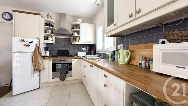 Maison à vendre  3 pièces - 68,91 m 2   ANGLES  - 85