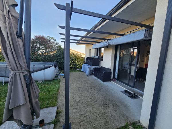 Montamisé, maison Plain pied de type 5 avec garage et jardin.