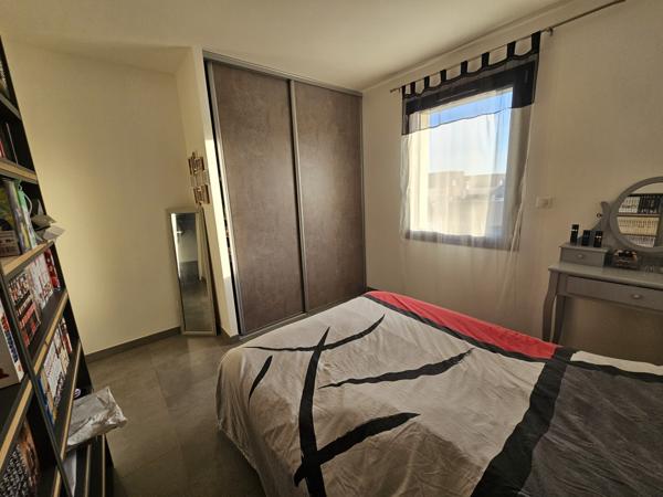 Montamisé, maison Plain pied de type 5 avec garage et jardin.