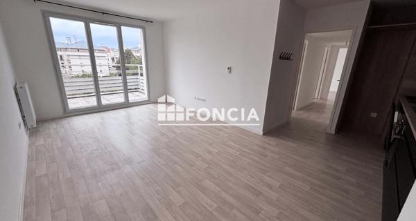 Location Appartement 4 pièces 69.35 m² - Mantes-la-ville 78711