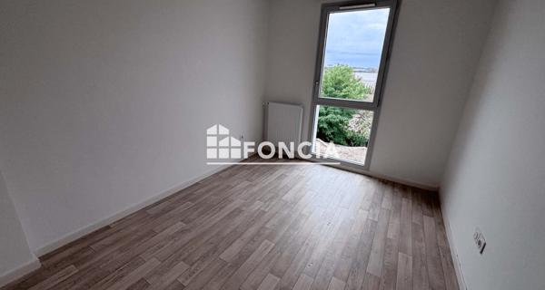 Location Appartement 4 pièces 69.35 m² - Mantes-la-ville 78711