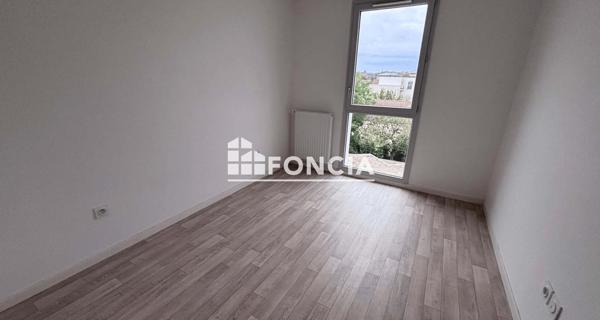 Location Appartement 4 pièces 69.35 m² - Mantes-la-ville 78711