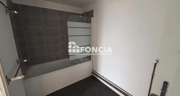 Location Appartement 4 pièces 69.35 m² - Mantes-la-ville 78711