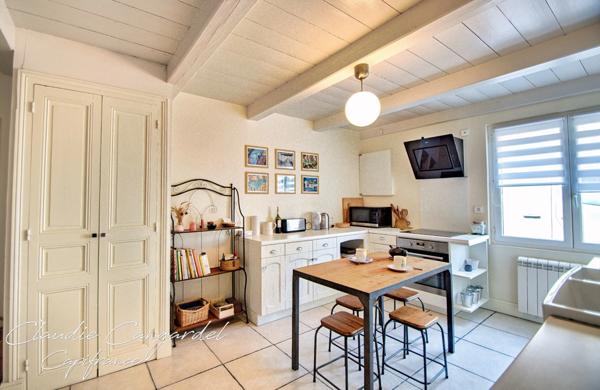 Maison de charme en pierre à vendre 6 pièces, 4 chambres à MARSILLY (17)