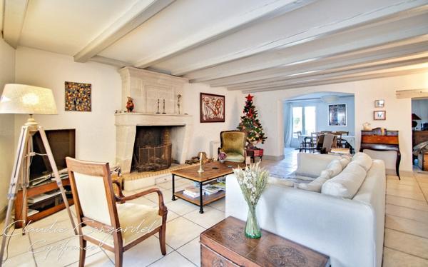 Maison de charme en pierre à vendre 6 pièces, 4 chambres à MARSILLY (17)