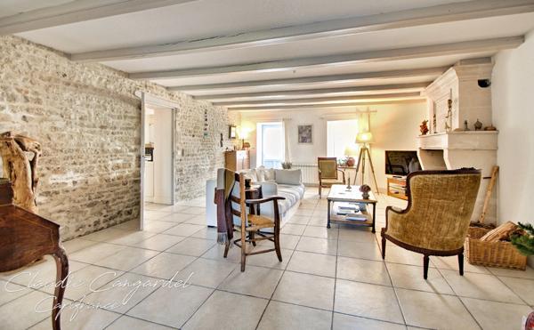 Maison de charme en pierre à vendre 6 pièces, 4 chambres à MARSILLY (17)