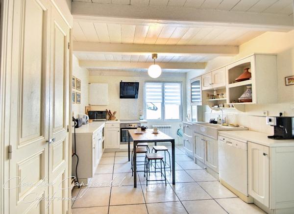 Maison de charme en pierre à vendre 6 pièces, 4 chambres à MARSILLY (17)