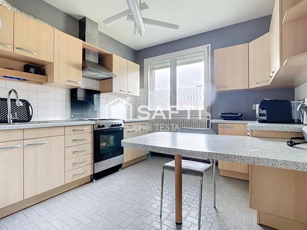 LES CORVÉES, JOLIE MAISON