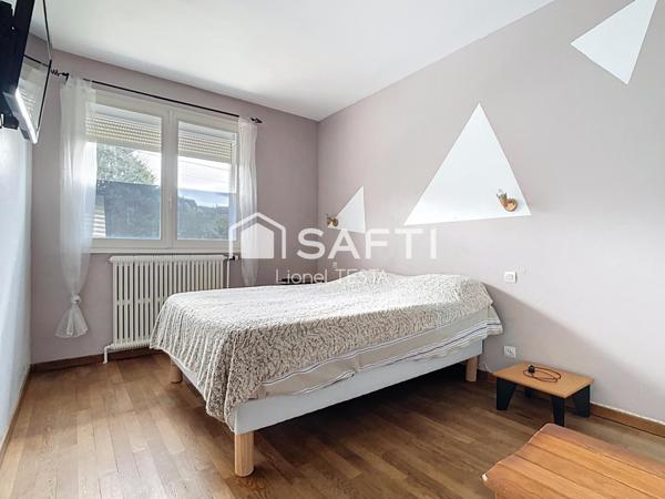 LES CORVÉES, JOLIE MAISON