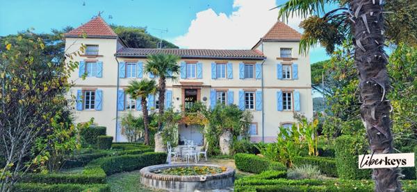 Maison de Maître Viticole du XIXᵉ siècle – Jardin à la française, ancien chai et piscine avec pool house
