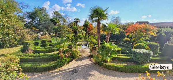 Maison de Maître Viticole du XIXᵉ siècle – Jardin à la française, ancien chai et piscine avec pool house