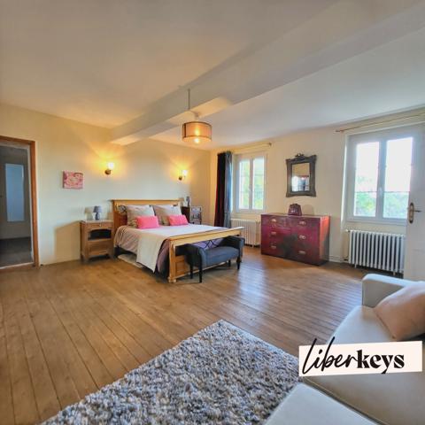 Maison de Maître Viticole du XIXᵉ siècle – Jardin à la française, ancien chai et piscine avec pool house